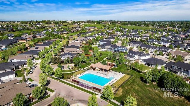 2000 E Lodge Trail Dr, Meridian, ID 83642