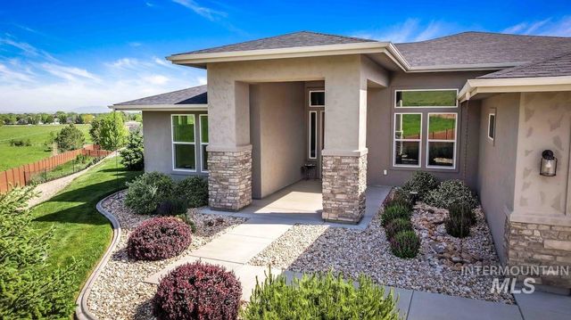 2000 E Lodge Trail Dr, Meridian, ID 83642