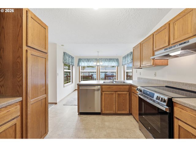 419 Sw DAY Ct, Gresham, OR 97080