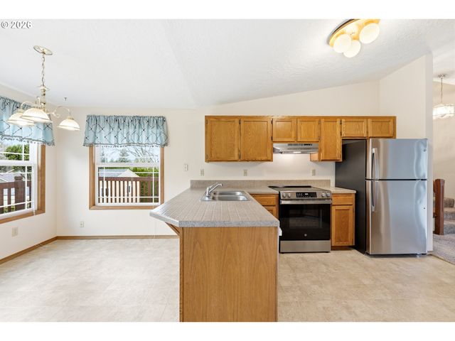 419 Sw DAY Ct, Gresham, OR 97080