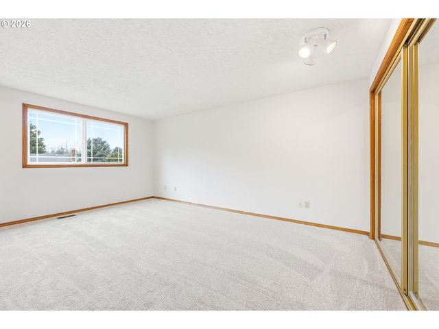 419 Sw DAY Ct, Gresham, OR 97080