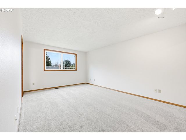 419 Sw DAY Ct, Gresham, OR 97080