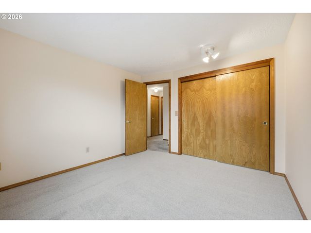 419 Sw DAY Ct, Gresham, OR 97080