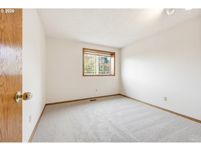 419 Sw DAY Ct, Gresham, OR 97080