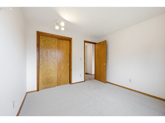 419 Sw DAY Ct, Gresham, OR 97080