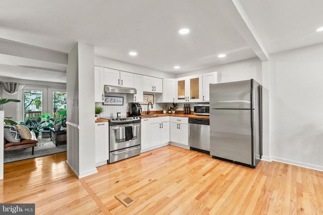 6 CROSSWALL CT, Nottingham, MD 21236