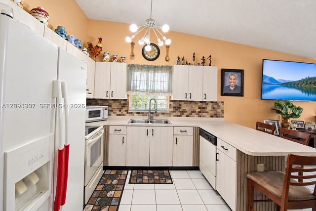 2421 SW 142nd Pl, Miami, FL 33175