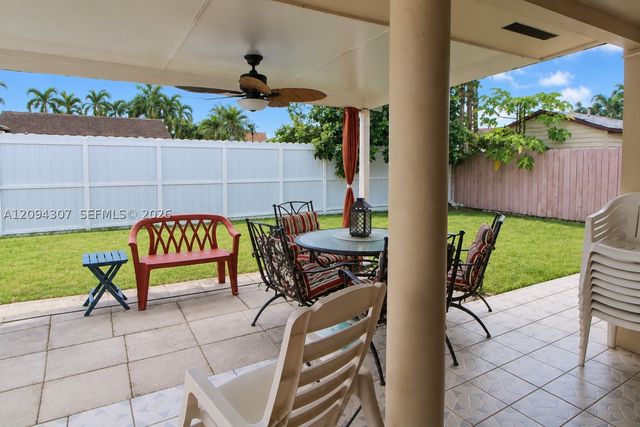 2421 SW 142nd Pl, Miami, FL 33175