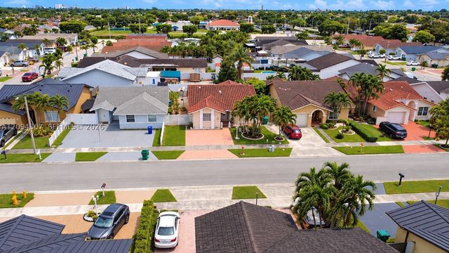 2421 SW 142nd Pl, Miami, FL 33175