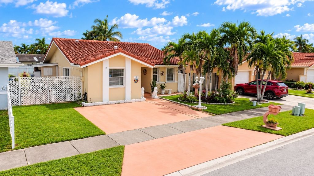 2421 SW 142nd Pl, Miami, FL 33175