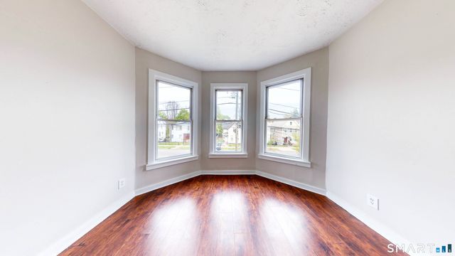 48 Henry Street 2R, New Haven, CT 06511