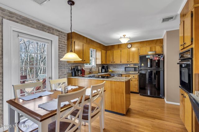 301 Clearstream Road, Jackson, NJ 08527