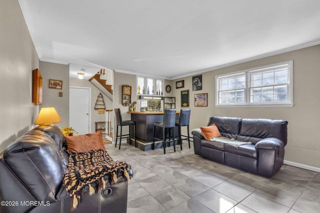301 Clearstream Road, Jackson, NJ 08527