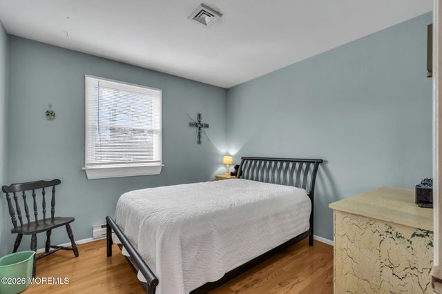 301 Clearstream Road, Jackson, NJ 08527