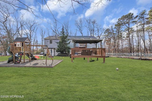 301 Clearstream Road, Jackson, NJ 08527