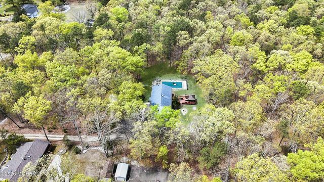 301 Clearstream Road, Jackson, NJ 08527