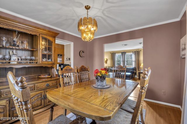 301 Clearstream Road, Jackson, NJ 08527