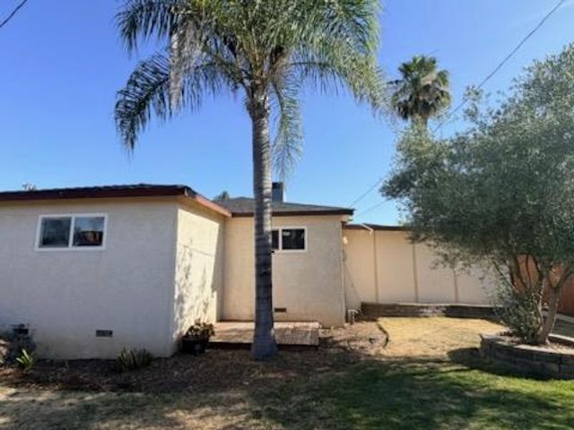 2203 Dennis Drive, Selma, CA 93662