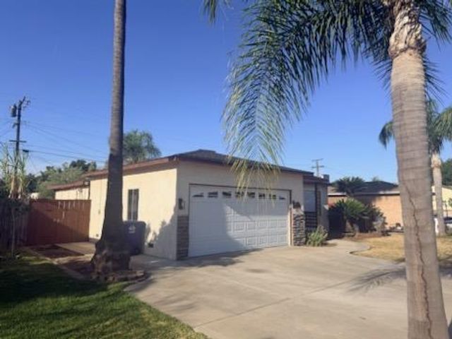 2203 Dennis Drive, Selma, CA 93662