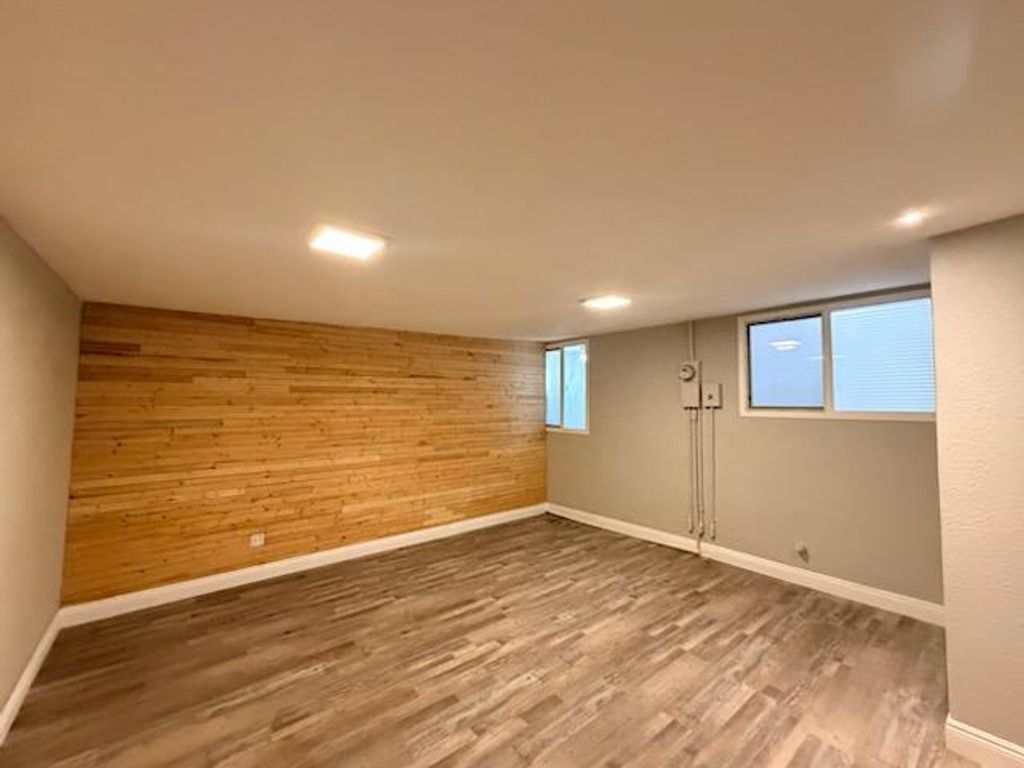 Image 12 of property listing at 2203 Dennis Drive, Selma, CA 93662