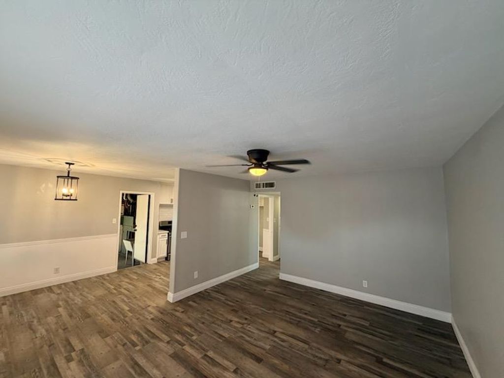 Image 6 of property listing at 2203 Dennis Drive, Selma, CA 93662