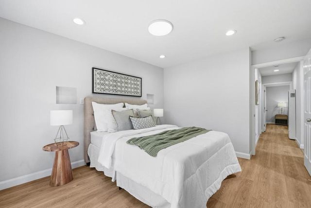413 Del Medio Avenue, Mountain View, CA 94040