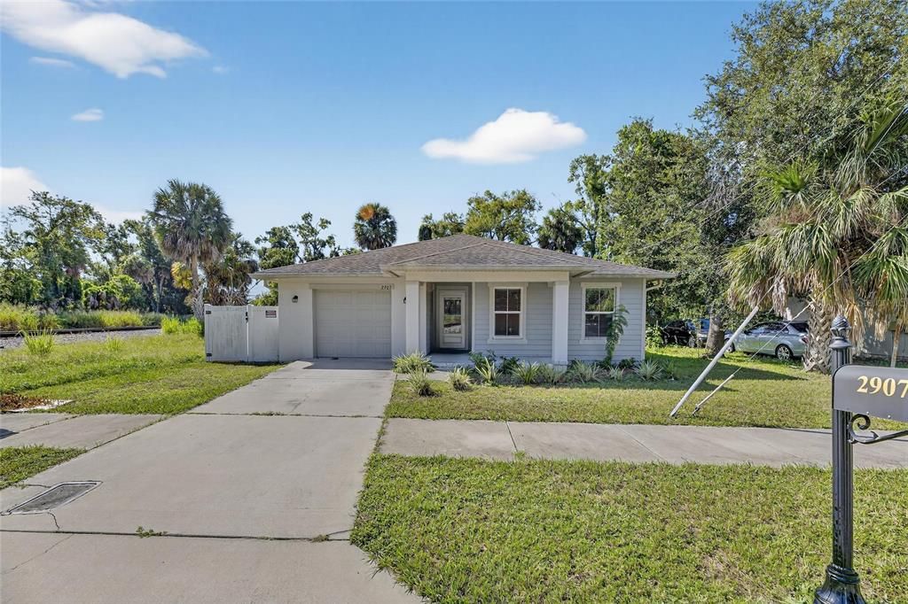 2907 E NORTH BAY STREET, Tampa, FL 33610