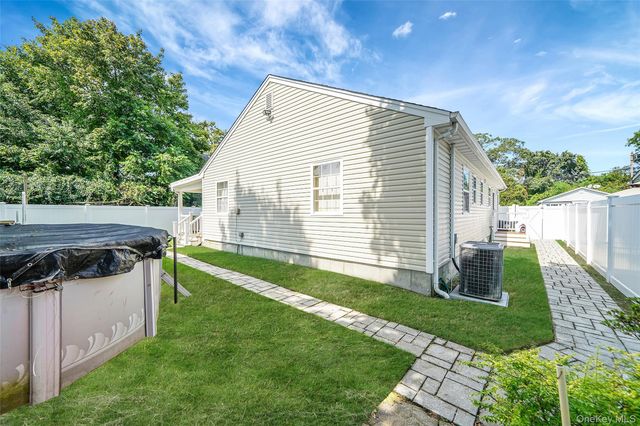 12 Edwin Street, Bay Shore, NY 11706