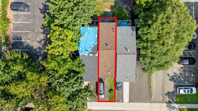 98 Hillyer St 2B, City Of Orange Twp., NJ 07050