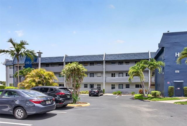 7807 Golf Cir Drive 207, Margate, FL 33063