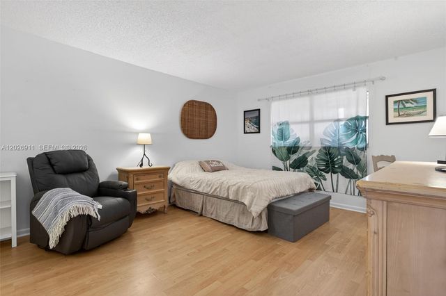 7807 Golf Cir Drive 207, Margate, FL 33063