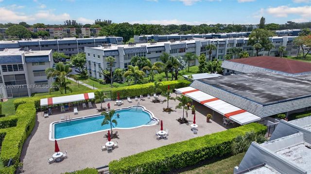 7807 Golf Cir Drive 207, Margate, FL 33063