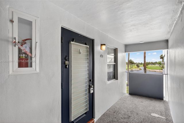 7807 Golf Cir Drive 207, Margate, FL 33063