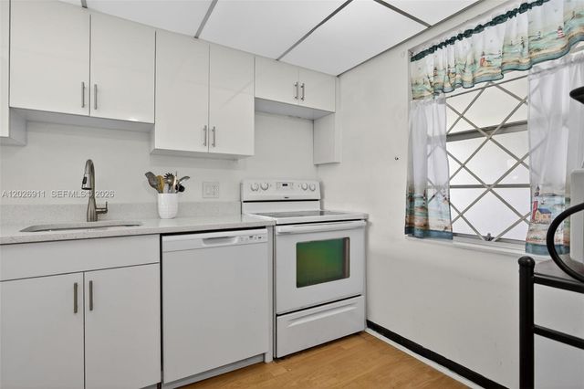 7807 Golf Cir Drive 207, Margate, FL 33063
