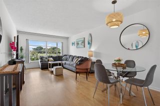 7807 Golf Cir Drive 207, Margate, FL 33063