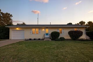 121 Lake Trail, Lakeville, IN 46536