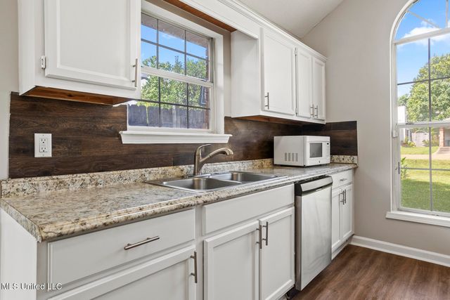 238 Village Cove, Pearl, MS 39208