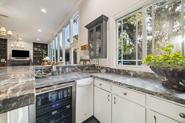 14 Stonegate Drive, Houston, TX 77024