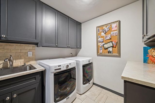 14 Stonegate Drive, Houston, TX 77024