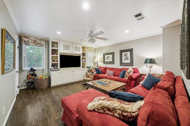14 Stonegate Drive, Houston, TX 77024