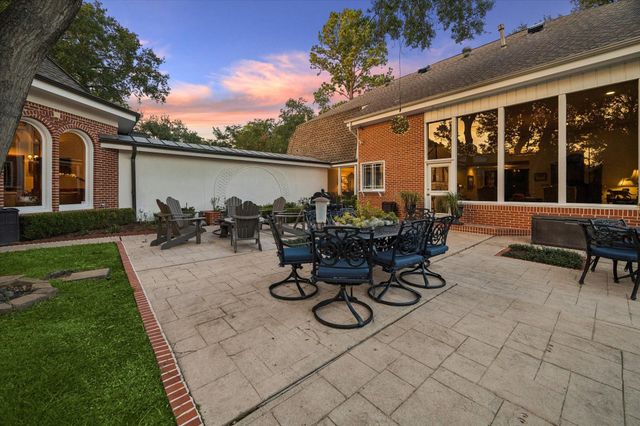 14 Stonegate Drive, Houston, TX 77024