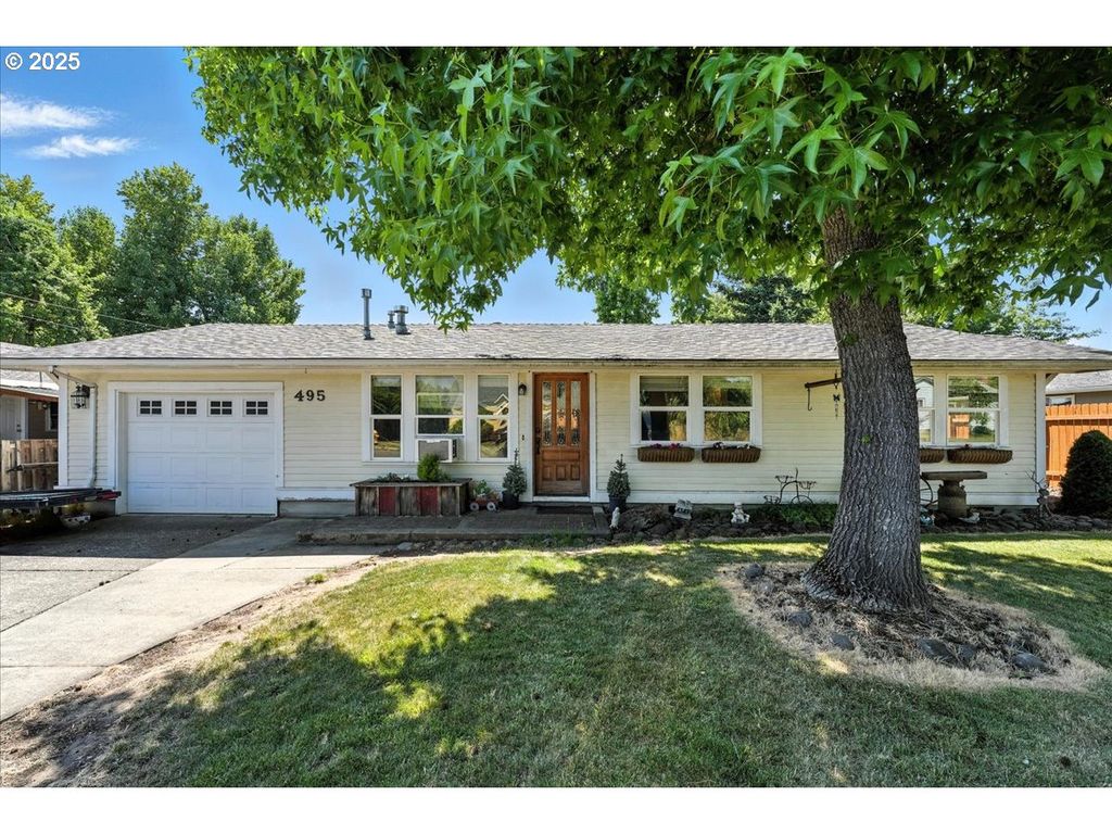 495 LEO St, Mt Angel, OR 97362