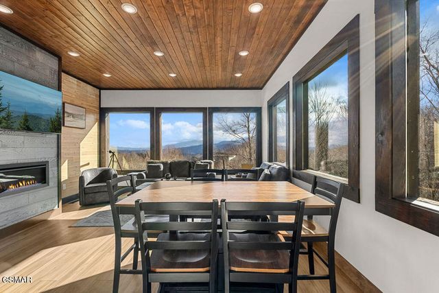 1211 Big Oak Court, Gatlinburg, TN 37738