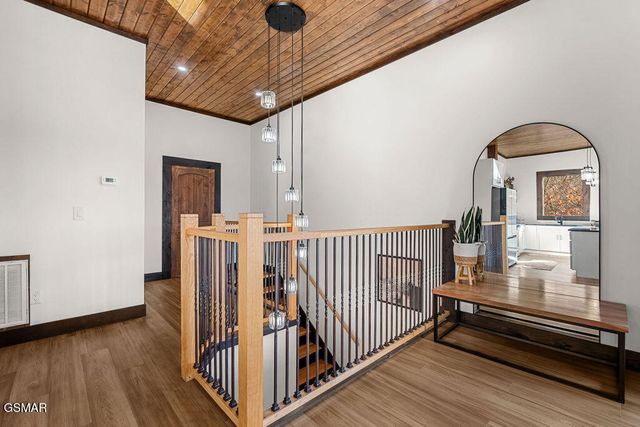 1211 Big Oak Court, Gatlinburg, TN 37738