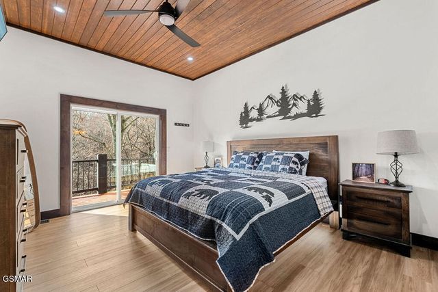 1211 Big Oak Court, Gatlinburg, TN 37738