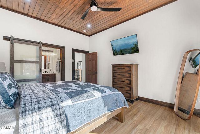 1211 Big Oak Court, Gatlinburg, TN 37738