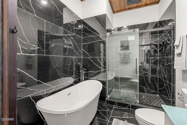 1211 Big Oak Court, Gatlinburg, TN 37738