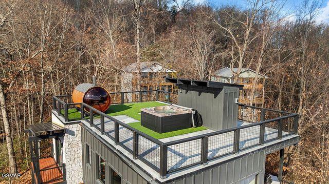 1211 Big Oak Court, Gatlinburg, TN 37738