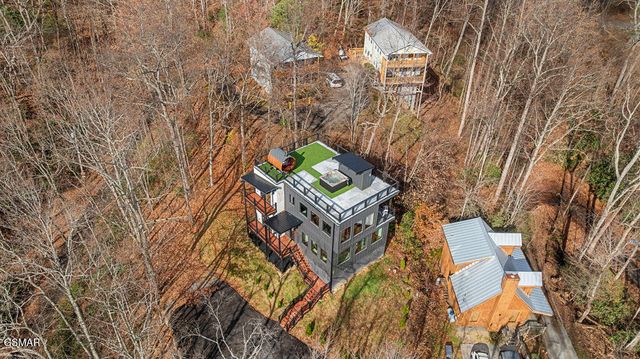 1211 Big Oak Court, Gatlinburg, TN 37738