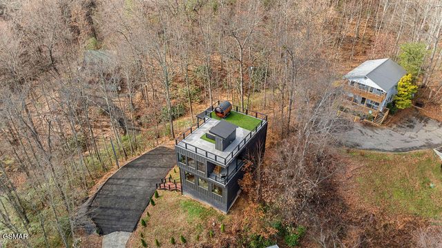 1211 Big Oak Court, Gatlinburg, TN 37738